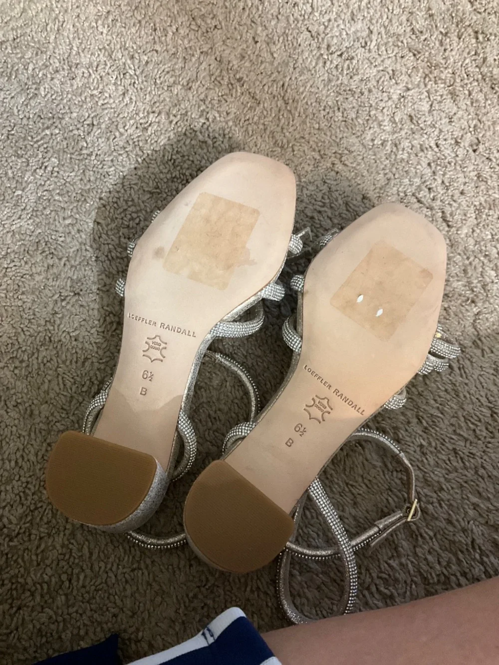 Loeffler Randall Mikel Cappuccino Bow Mid−Heel Sandal
